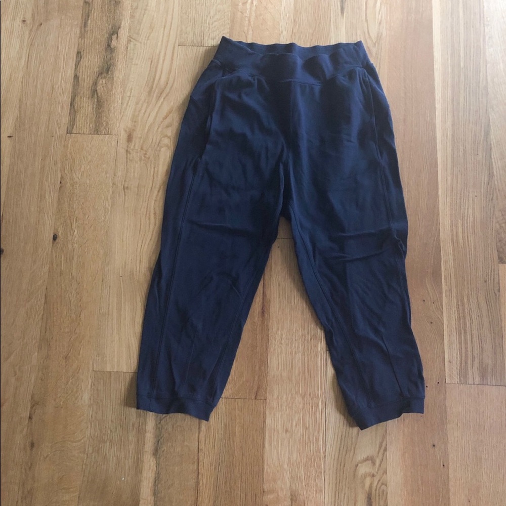 Lululemon crop pocketed pants